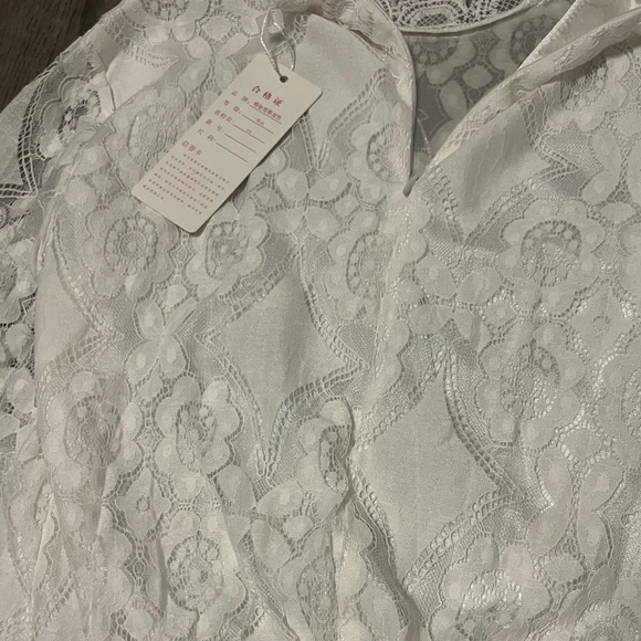 Lacy Long Sleeved Blouse - Picture 2 of 7